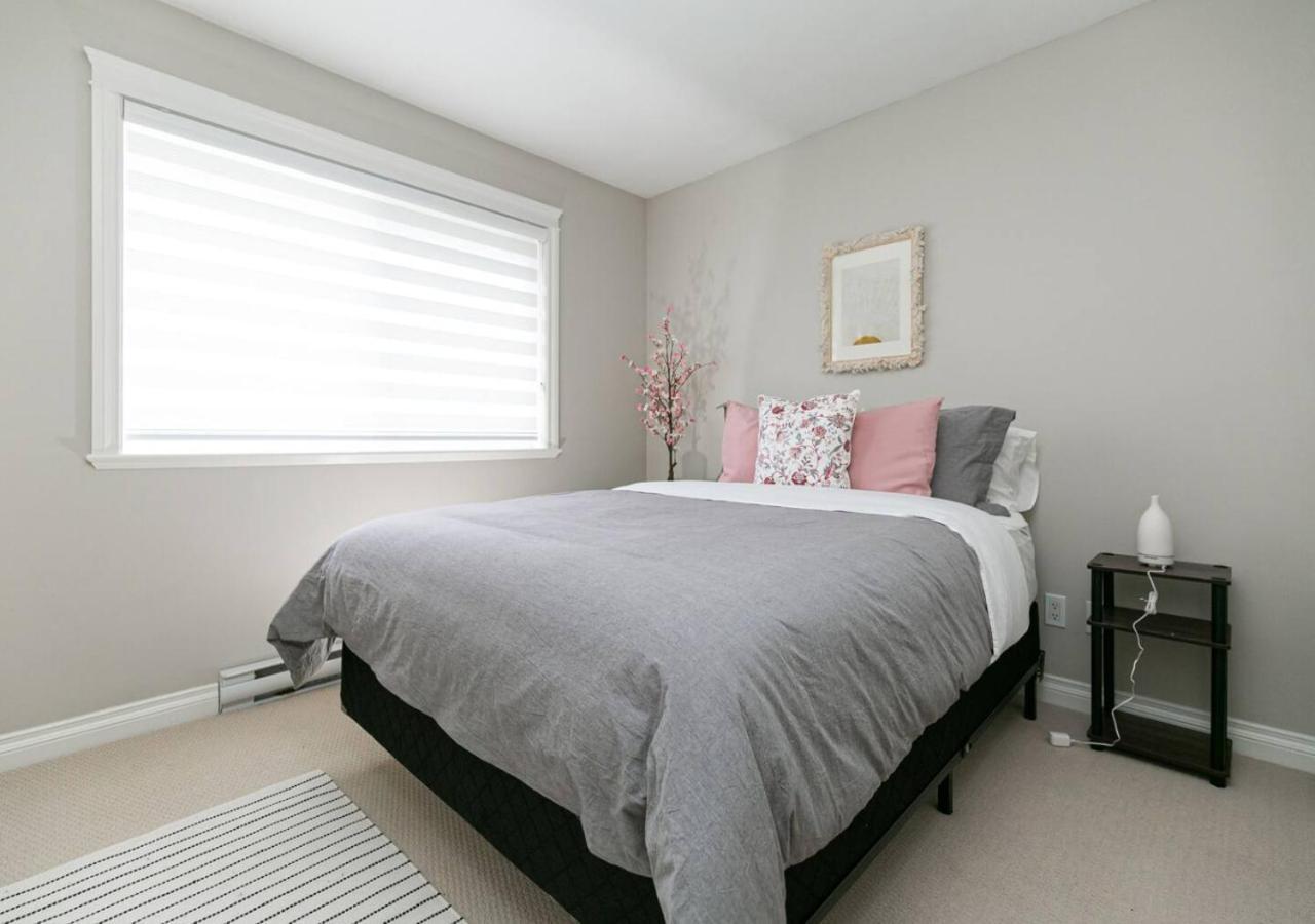 Bellamy Manor Large Home With 5Beds! In Langford 維多利亞 外观 照片